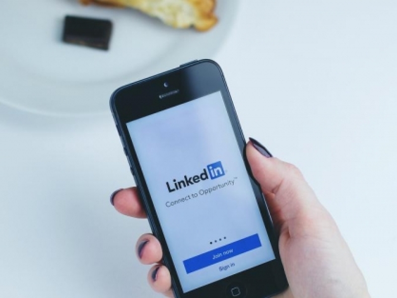 Hoe schrijf je de perfecte LinkedIn-biografie? | Studio Roger